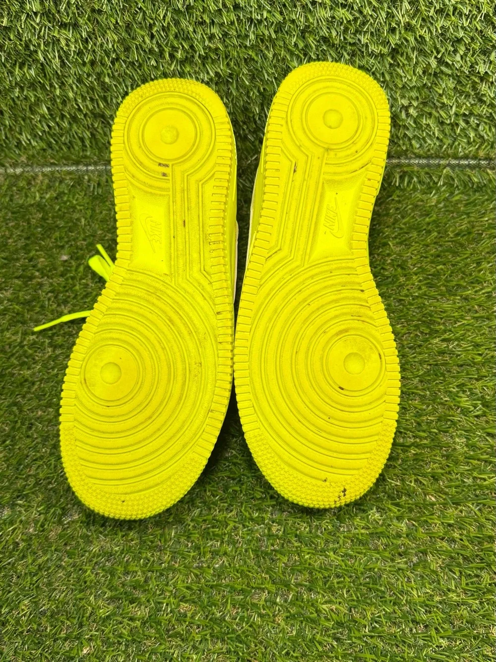 Nike Air Force 1 LV8 Utility Volt Neon Yellow AR1708-700 Size 7Y Low Top AF1